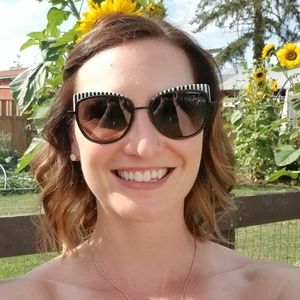 Meet your Posher, Kendra